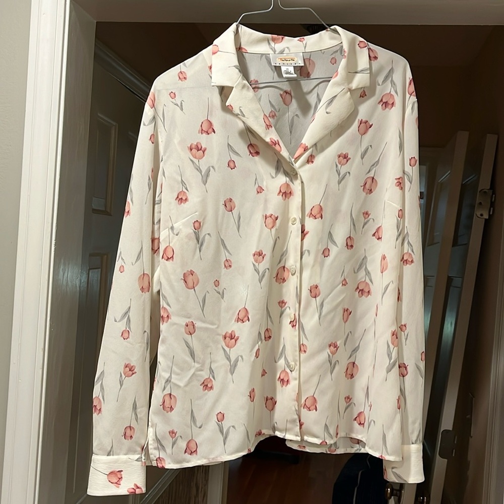Talbots button up size 14 petite ladies shirt blouse cream with pink flowers